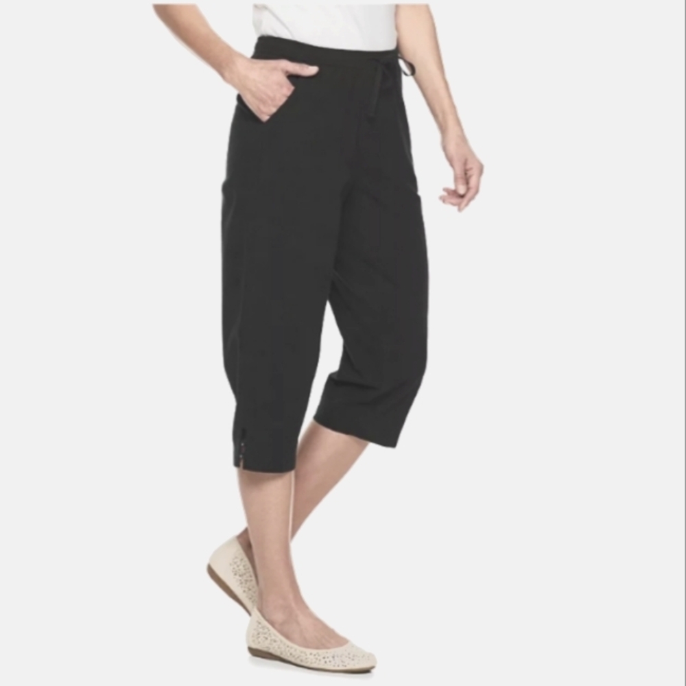 NWT Croft & Barrow Sheeting Capri Mid Rise Side Studs Navy Pants